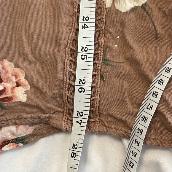 Torrid Long Sleeve Floral Print Blouse size 2 (2X) - Picture 9 of 9